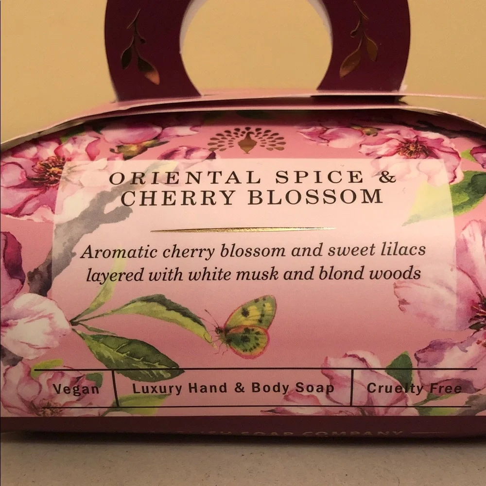THE ENGLISH SOAP COMPANY Bar Soap Oriental Spice and Cherry Blossom